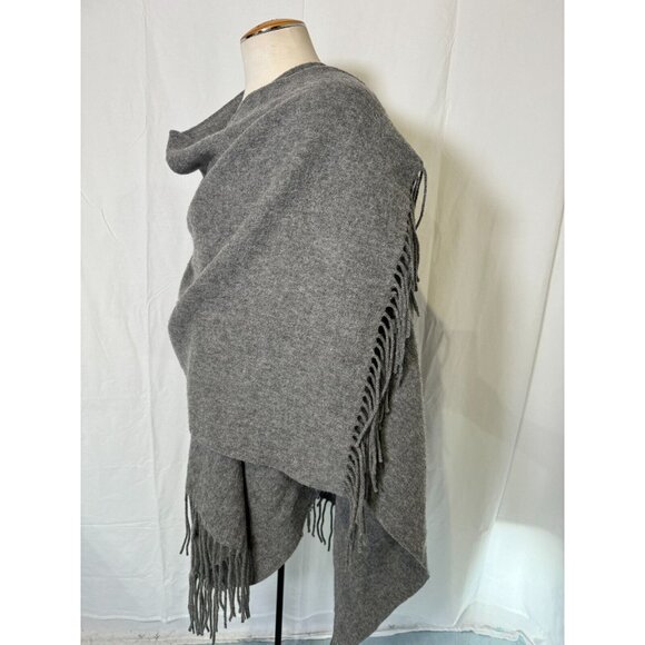New ARITZIA ALXILIARY 100% Luxury Large Soft Wool Wrap Poncho Cape Fringe - Picture 8 of 13